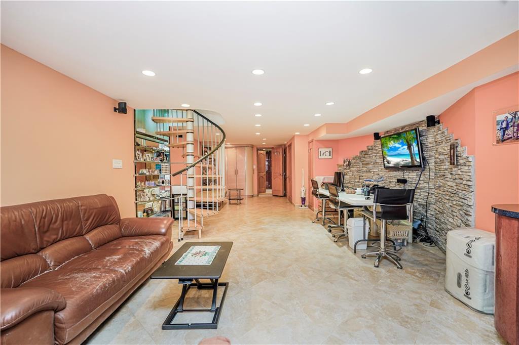 46 Bay 17th Street, Brooklyn, New York image 33