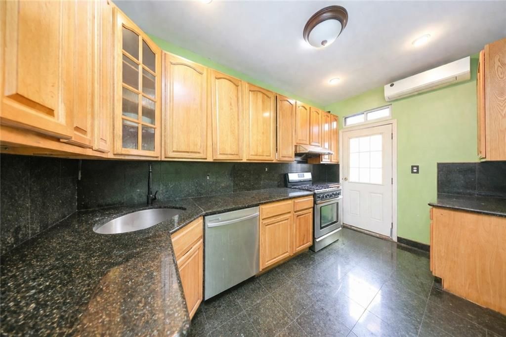Photo of 4612 Fort Hamilton Parkway, Brooklyn, NY 11219 (MLS # 500234)
