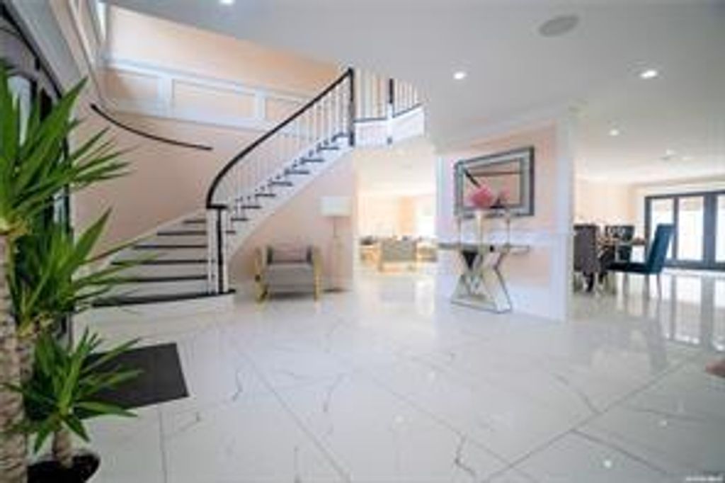 Photo of 18 Helene Avenue, Merrick, NY 11566 (MLS # 498989)