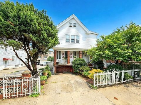 Multifamily For Sale - 199 Bay 25th Street<br/> Kings County, Brooklyn, NY 11214