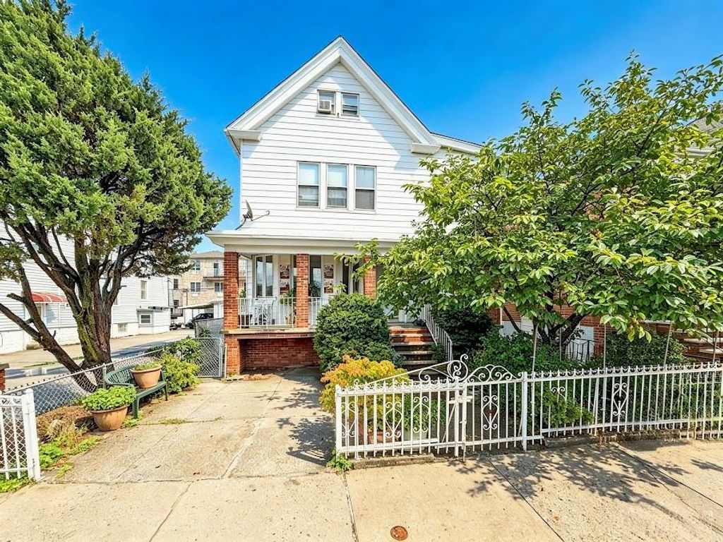 Photo of 199 Bay 25th Street, Brooklyn, NY 11214 (MLS # 502897)