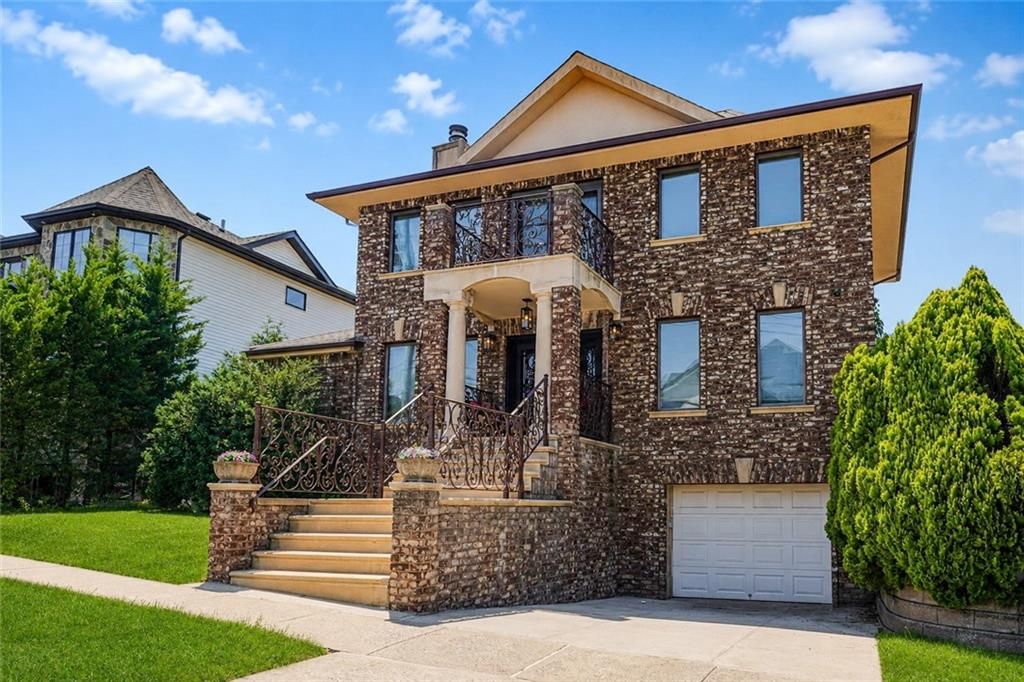 Photo of 14 WALNUT Place, Brooklyn, NY 10306 (MLS # 501648)