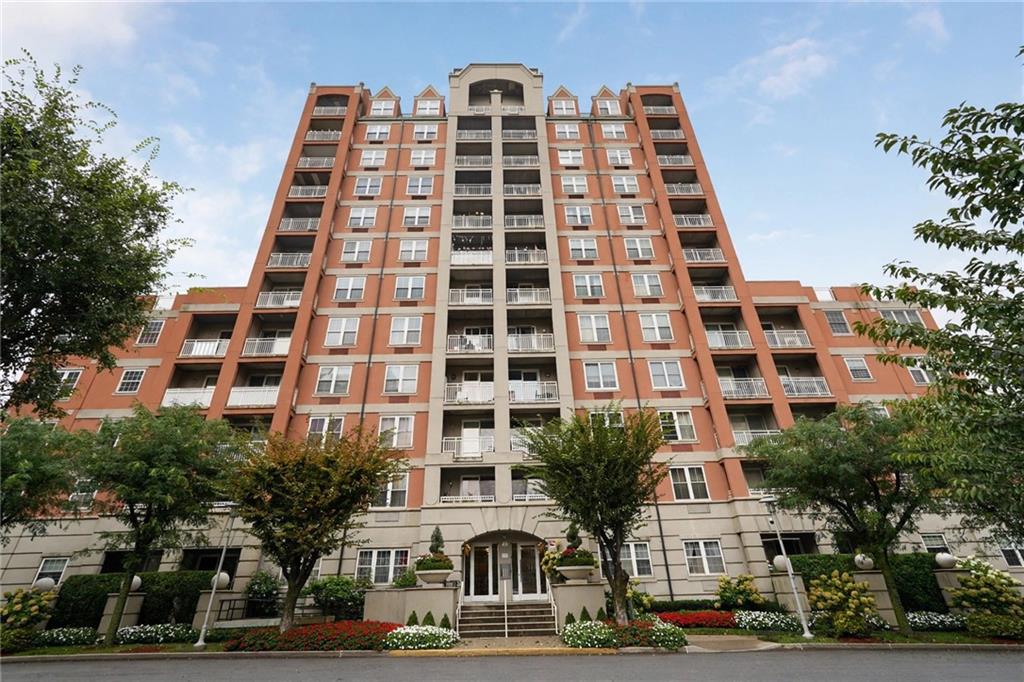 Photo of 40 Oceana Drive #PH2E, Brooklyn, NY 11235 (MLS # 505035)