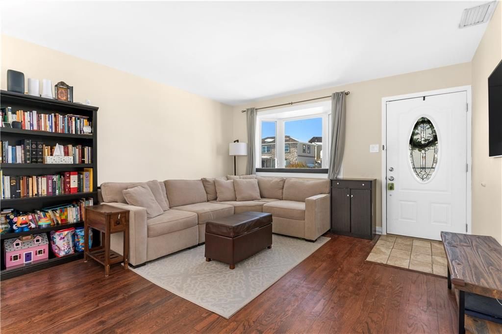 Photo of 131 Crossfield Avenue, Staten Island, NY 10312 (MLS # 498811)