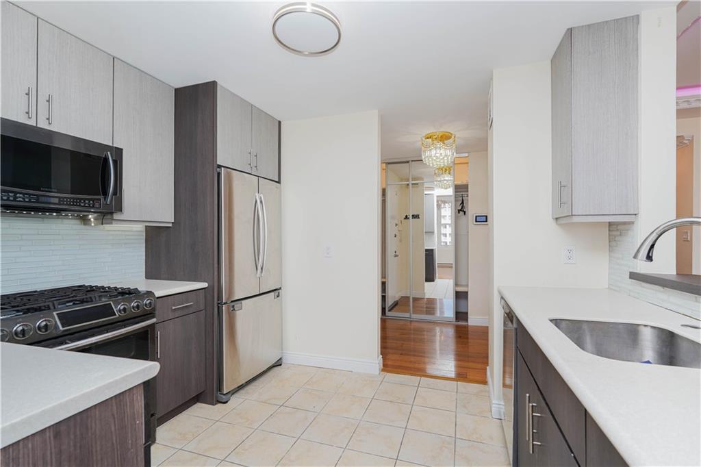 105 Oceana Drive #PH1D, Brooklyn, New York image 8