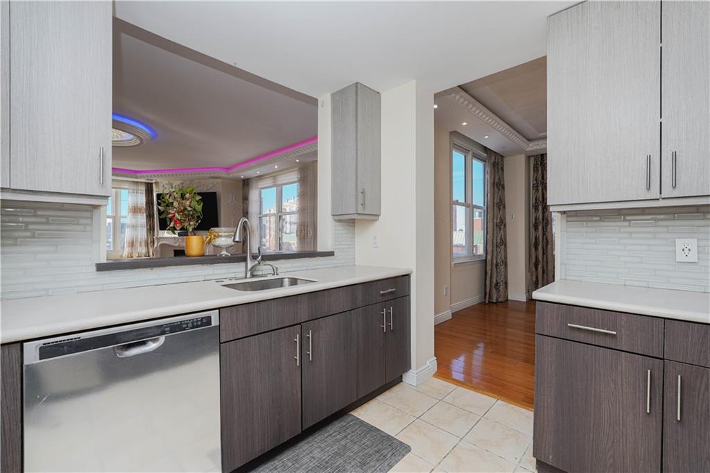 105 Oceana Drive #PH1D, Brooklyn, New York image 4