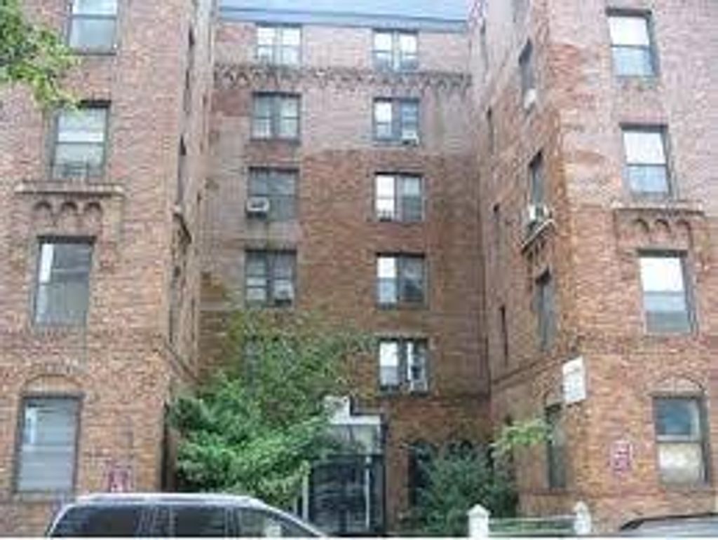 Photo of 601 Brightwater Court #3I, Brooklyn, NY 11235 (MLS # 493063)
