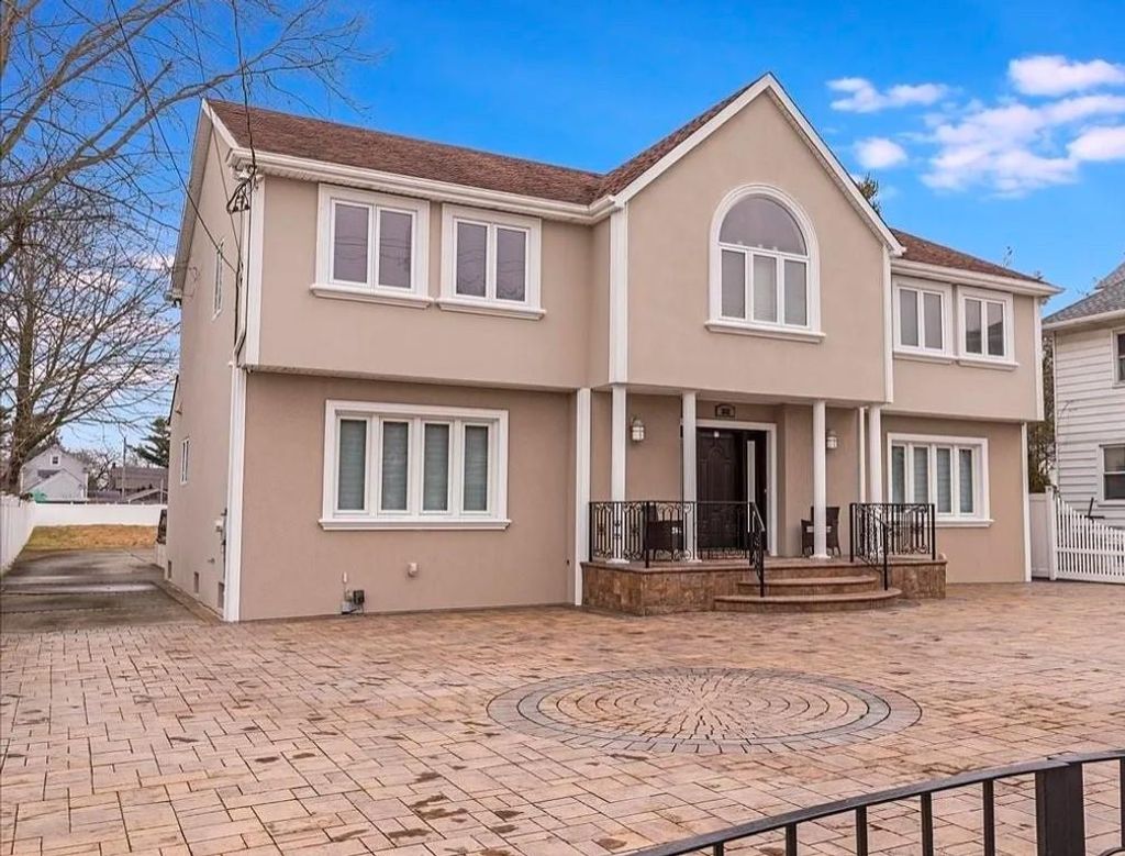 Photo of 2632 Central Avenue, Baldwin, NY 11510 (MLS # 496957)