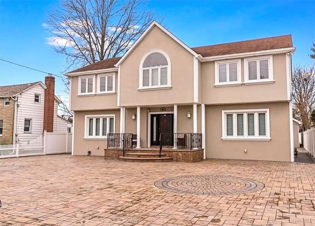 Photo of 2632 Central Avenue, Baldwin, NY 11510 (MLS # 496957)