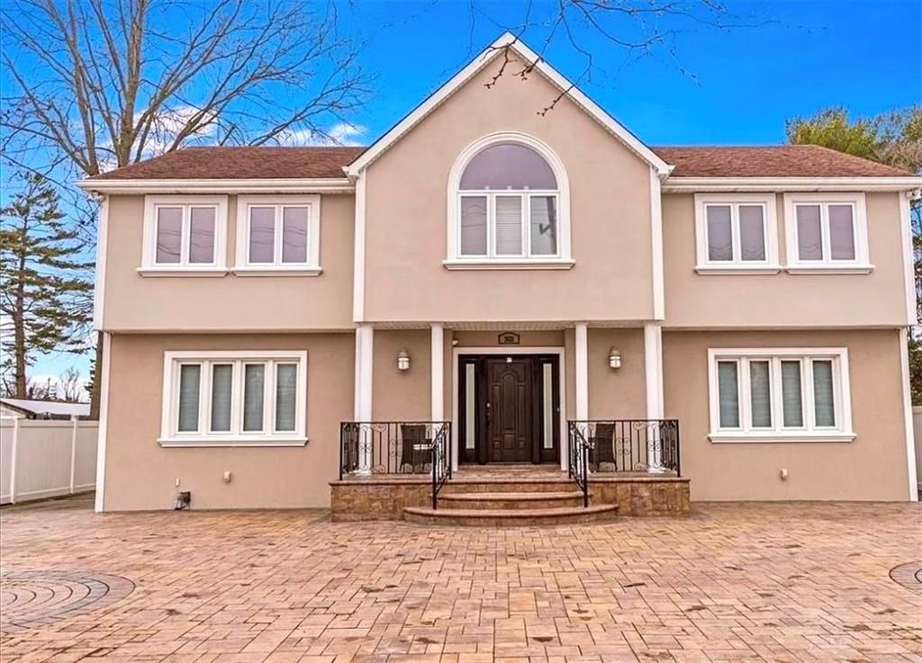 Photo of 2632 Central Avenue, Baldwin, NY 11510 (MLS # 496957)