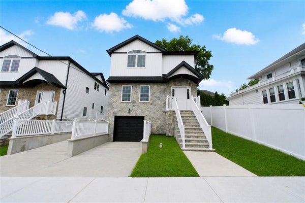ADDRESS PRIVATE, PARAMUS, NJ  - Image f9e8128fed658a413fa249f0fa7d29b6/446407192