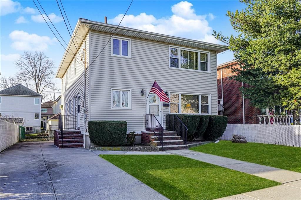 Photo of 188 Evergreen Avenue, Staten Island, NY 10305 (MLS # 497768)
