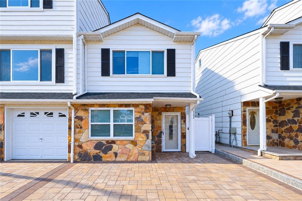 Photo of 223 Carlyle Green, Staten Island, NY 10312 (MLS # 505402)