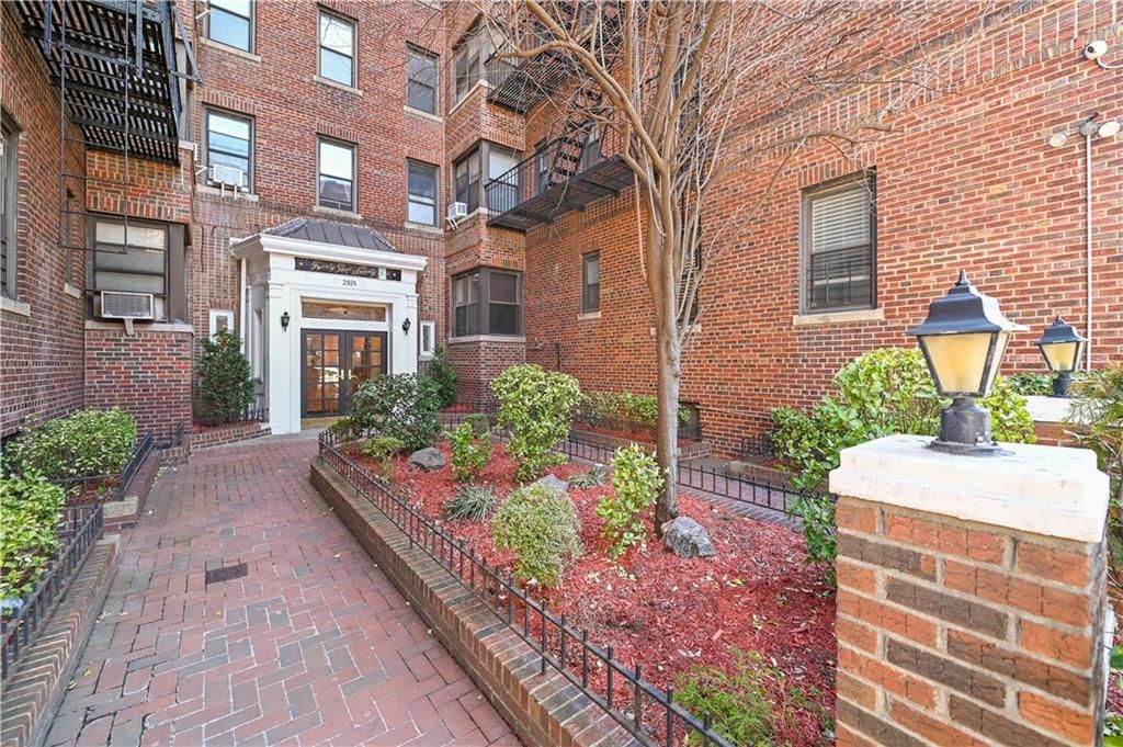 Photo of 2375 Ocean Avenue #3J, Brooklyn, NY 11229 (MLS # 498271)