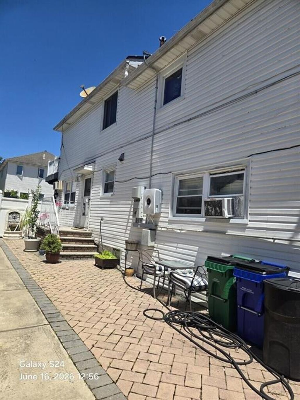 Photo of 181 Mosely Avenue, Staten Island, NY 10302 (MLS # 502384)