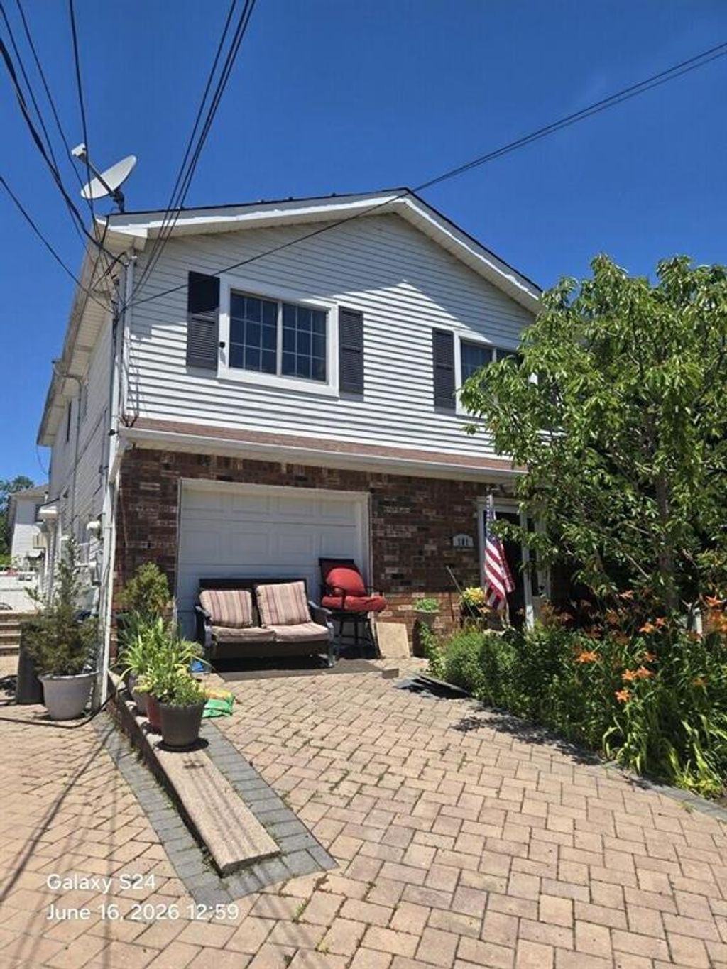 Photo of 181 Mosely Avenue, Staten Island, NY 10302 (MLS # 502384)