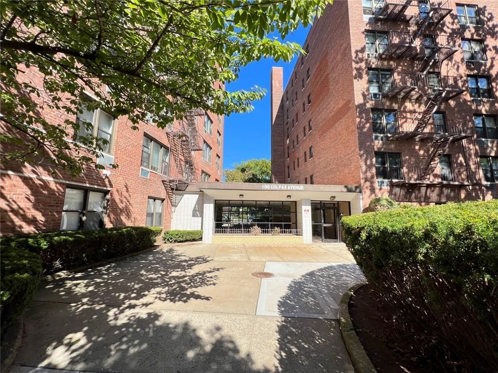 Photo of 100 Colfax Avenue #3J, Staten Island, NY 10306 (MLS # 496508)