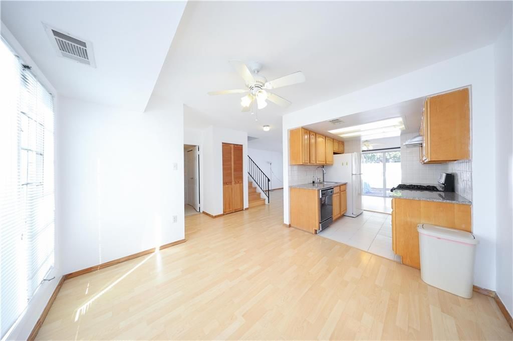 Photo of 31 Barclay Circle, Staten Island, NY 10312 (MLS # 499495)