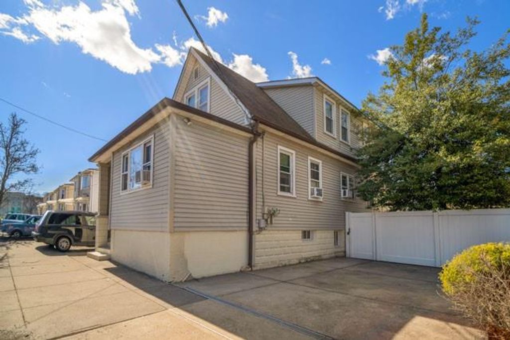 Photo of 80 Labau Avenue, Staten Island, NY 10301 (MLS # 499417)