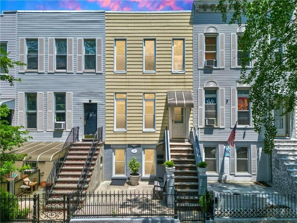 Photo of 13 Windsor Place, Brooklyn, NY 11215 (MLS # 494394)