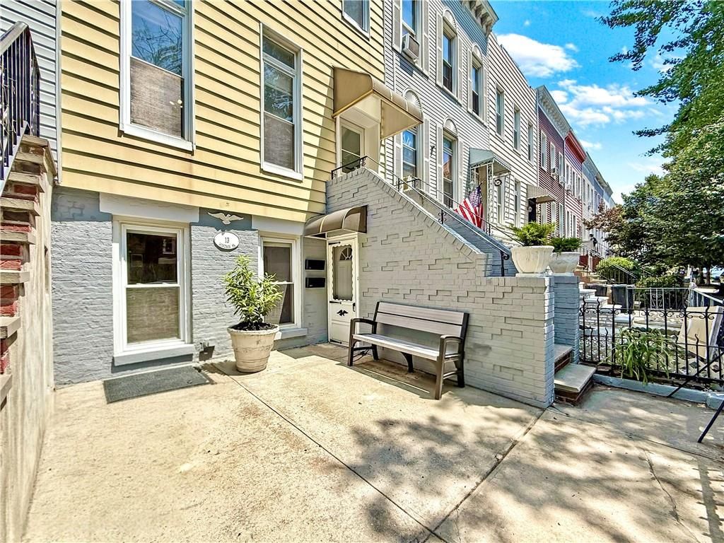 Photo of 13 Windsor Place, Brooklyn, NY 11215 (MLS # 494394)