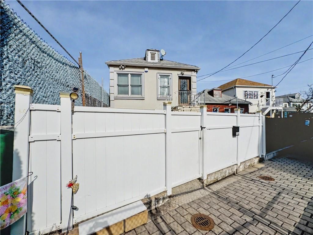 Photo of 15A Lake Avenue, Brooklyn, NY 11235 (MLS # 500346)