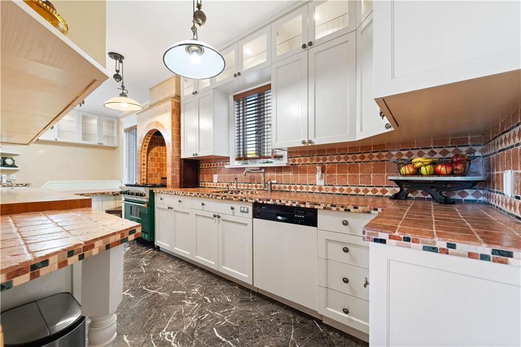 194 Falmouth Street, Brooklyn, New York image 14