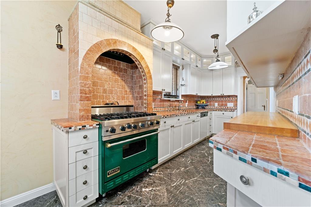 194 Falmouth Street, Brooklyn, New York image 13