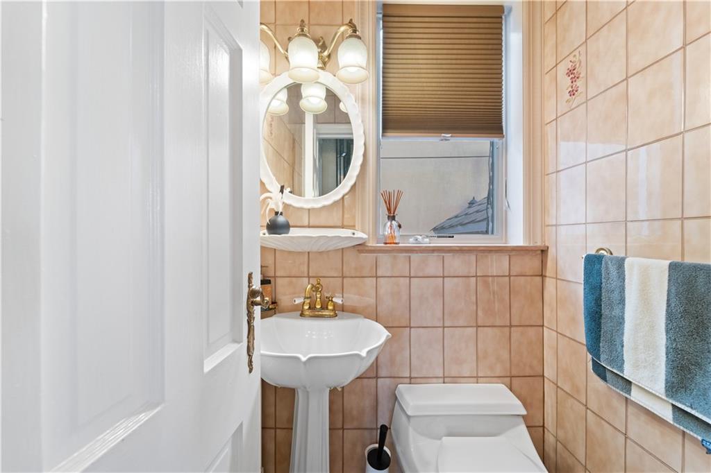 194 Falmouth Street, Brooklyn, New York image 11