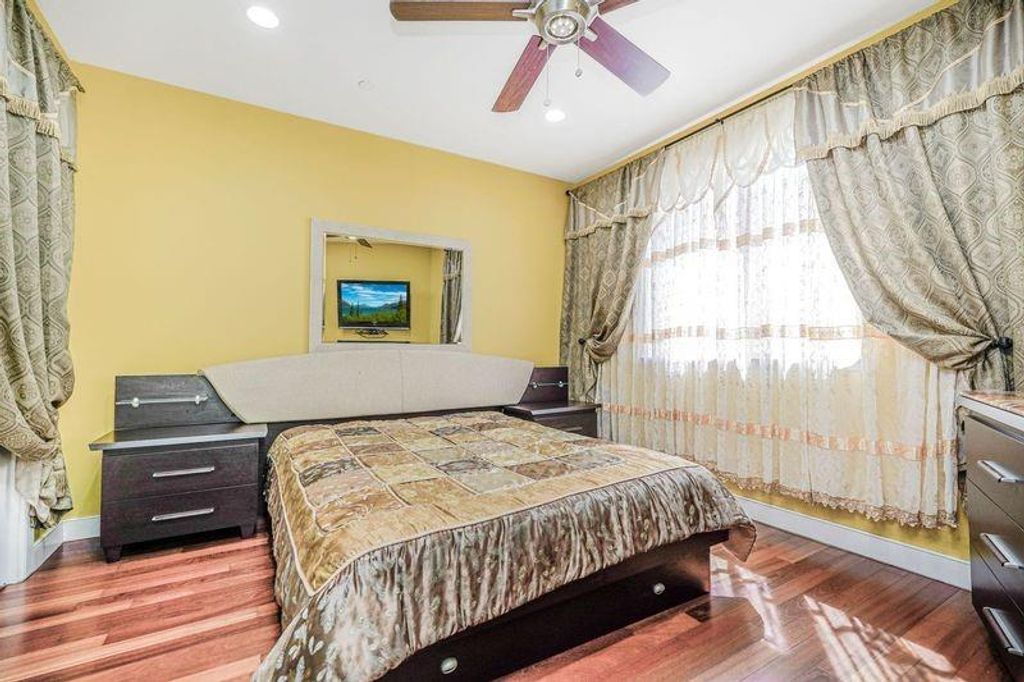 Photo of 2113 Kings Highway #B2, Brooklyn, NY 11229 (MLS # 498538)