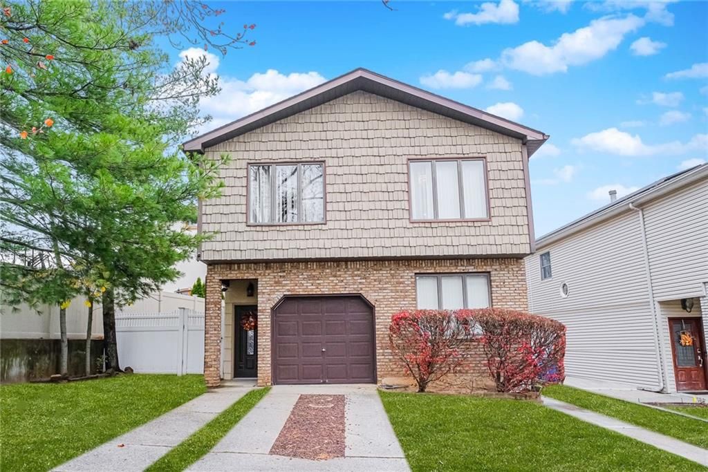 Photo of 33 Boyce Avenue, Staten Island, NY 10306 (MLS # 497598)