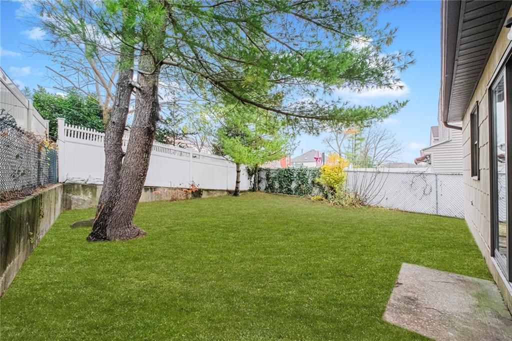 Photo of 33 Boyce Avenue, Staten Island, NY 10306 (MLS # 497598)