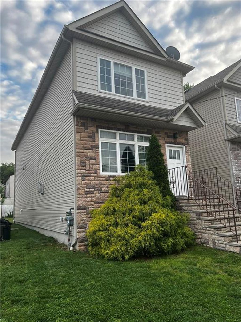 Photo of 32 Wild Avenue, Brooklyn, NY 10314 (MLS # 501456)