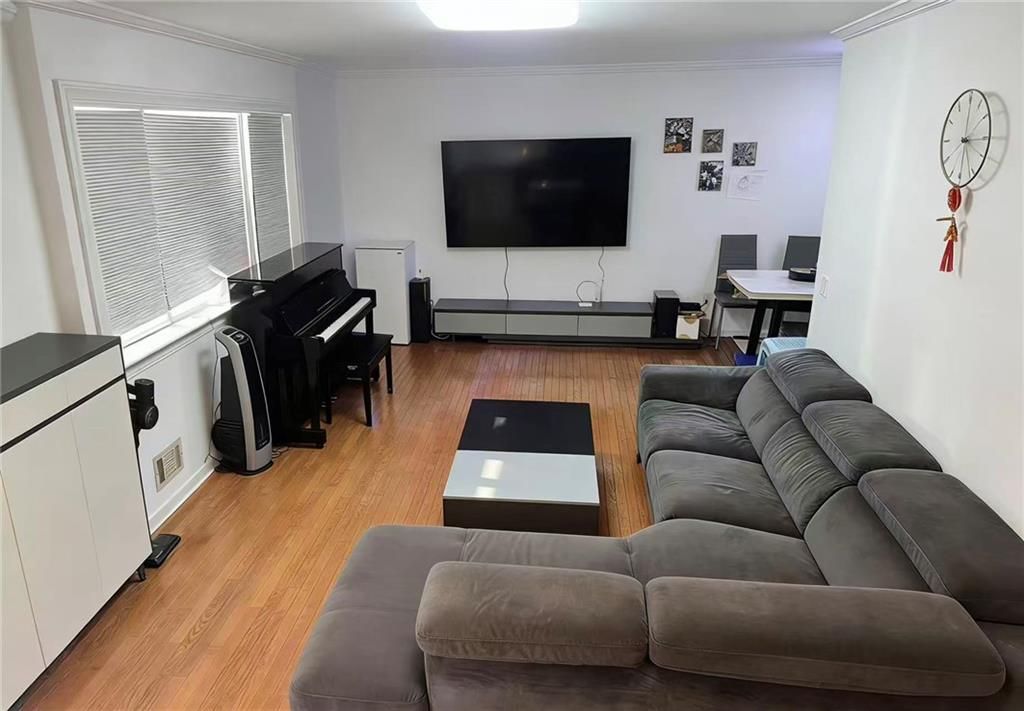 Photo of 523 Willow Road #1, Staten Island, NY 10314 (MLS # 499702)