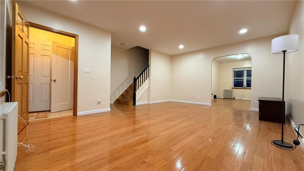 Photo of 14803 61st Road, Queens, NY 11367 (MLS # 500507)