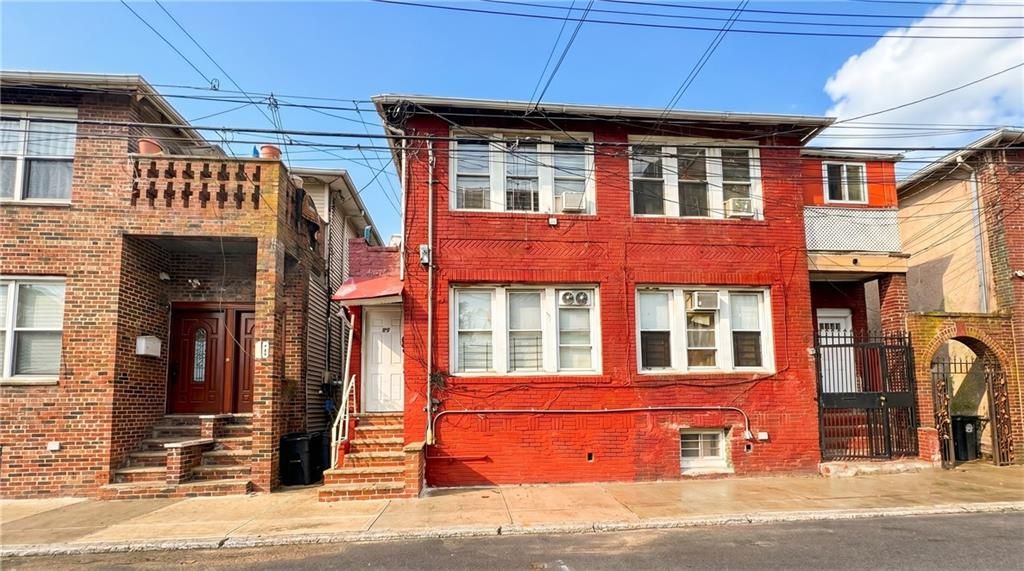 Photo of 8A Brighton 10th Court, Brooklyn, NY 11235 (MLS # 502132)
