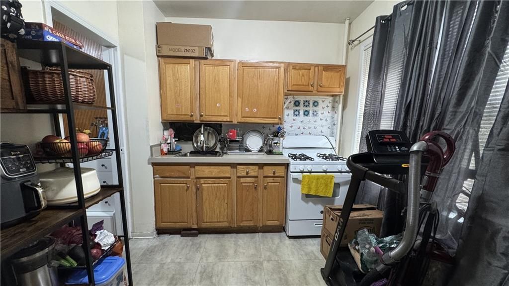 Photo of 8A Brighton 10th Court, Brooklyn, NY 11235 (MLS # 502132)