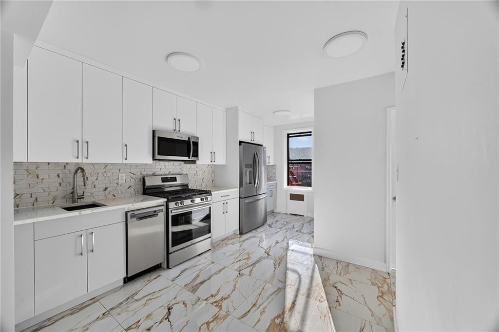 Photo of 3101 Ocean Parkway #5C, Brooklyn, NY 11234 (MLS # 504800)