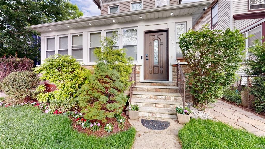 Photo of 413 Heberton Avenue, Port Richmond, NY 10302 (MLS # 501835)