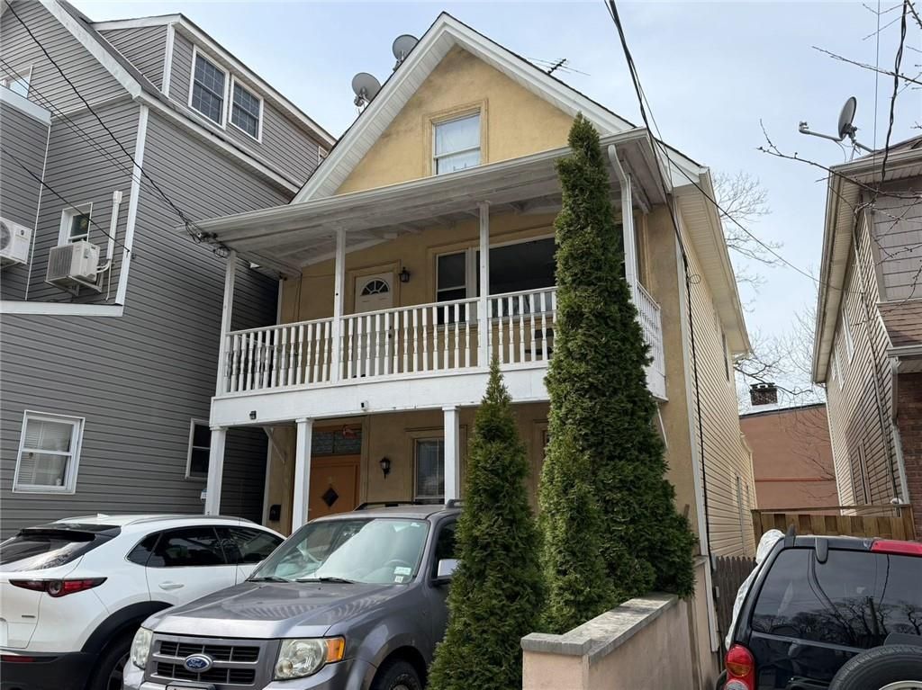Photo of 256 Westervelt Avenue, Staten Island, NY 10301 (MLS # 500051)