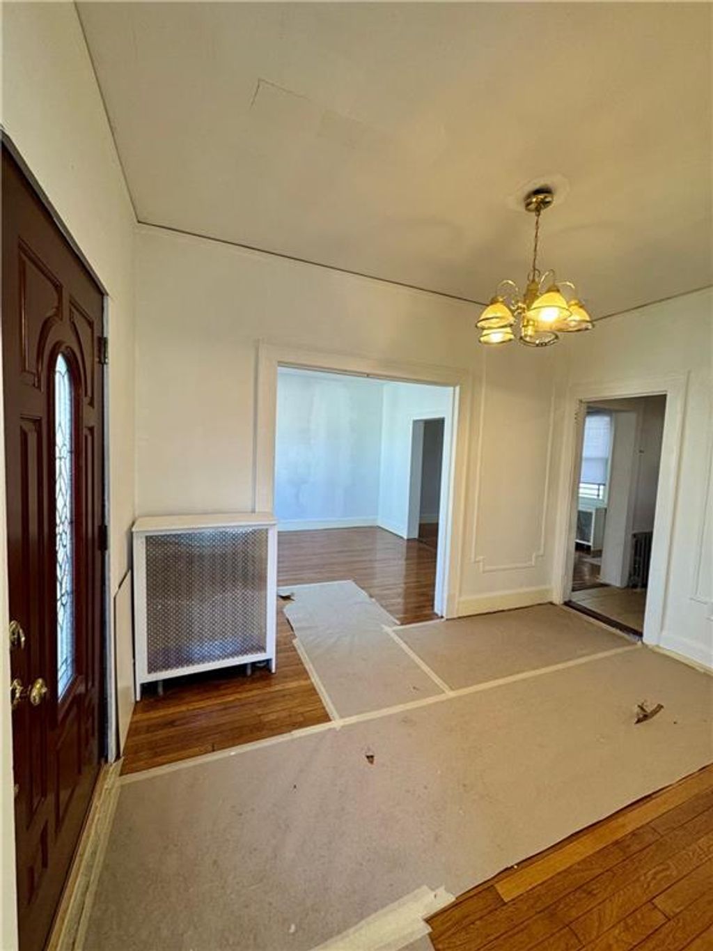 Photo of 10 Errington Place, Staten Island, NY 10304 (MLS # 499095)