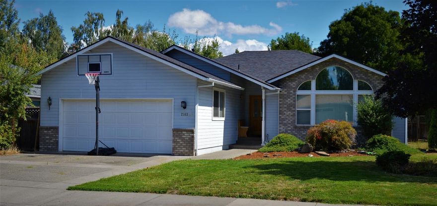 Nice home in a fantastic neighborhood with R.V. Parking on a large corner lot. This single story home has plenty of windows making it light and bright. Includes a lightly updated kitchen with stainless appliances. The bedrooms are large, and the master bedroom includes 2 closets and an nice size master bathroom. The laundry room is near the guest bedrooms and on the way to the spacious 2 car garage. The backyard has plenty of room for whatever you'd like to add.