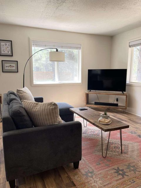 Tiny photo for 52960 Snow Flake Lane, La Pine, OR 97739 (MLS # 220215338)