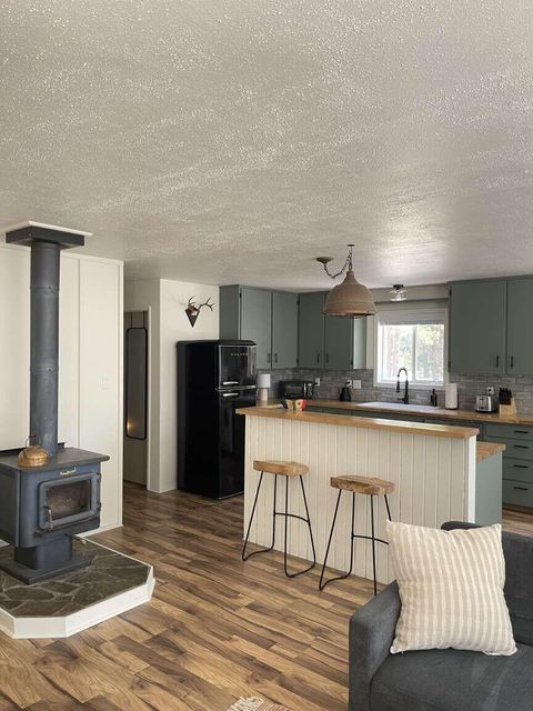 Tiny photo for 52960 Snow Flake Lane, La Pine, OR 97739 (MLS # 220215338)