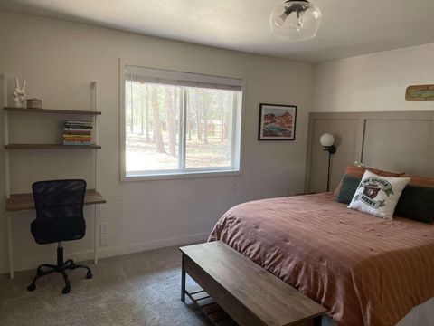 Tiny photo for 52960 Snow Flake Lane, La Pine, OR 97739 (MLS # 220215338)