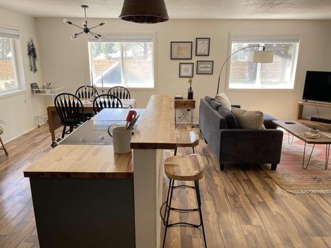 Tiny photo for 52960 Snow Flake Lane, La Pine, OR 97739 (MLS # 220215338)