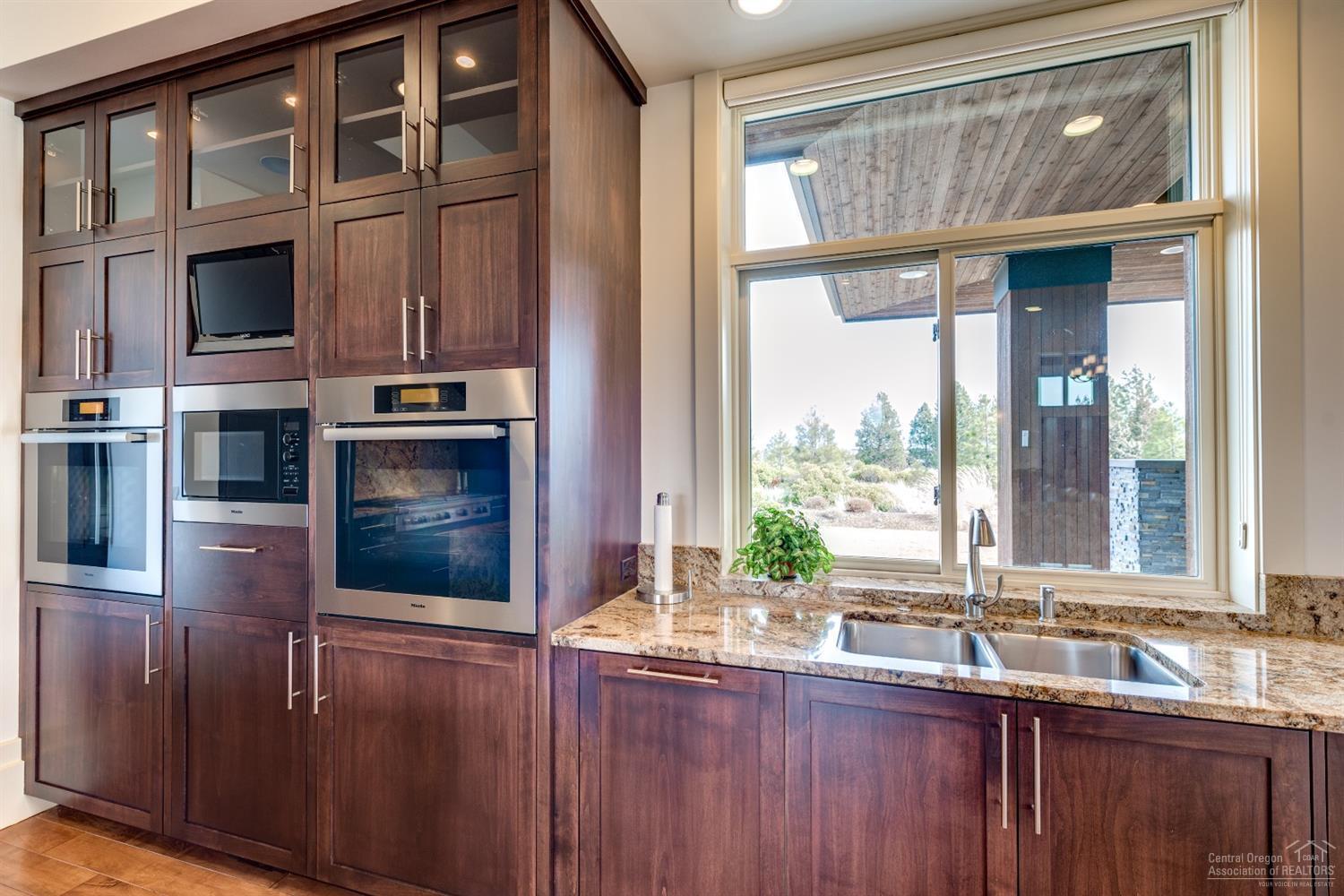 The Highlands at Broken Top - Residential