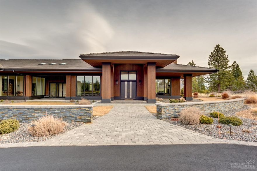 Premier, Private Gated The Highlands at Broken top bordering Tetherow and the Deschutes National Forest. Just minutes from downtown Bend, this 500 acre parcel boasts 53, 10 acre homesites. Seconds from world class golf, bike trails & hiking. This architecturally stunning home by Eric Meglasson. Emphasis on Entertaining & outdoor living. Looking for a home that has it all? This expansive home boasts casual elegance with breathtaking MTN views and privacy.3 Fireplaces to enjoy. One Story living at it's best.