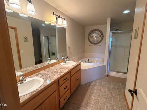 Tiny photo for 4819 Falcon Drive, Klamath Falls, OR 97601 (MLS # 220227225)
