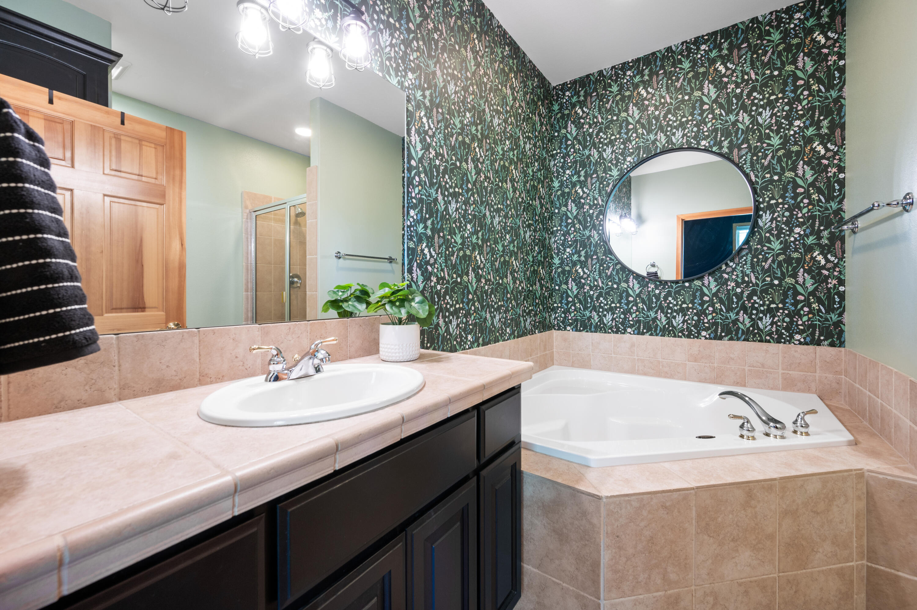 Broken Top - Residential